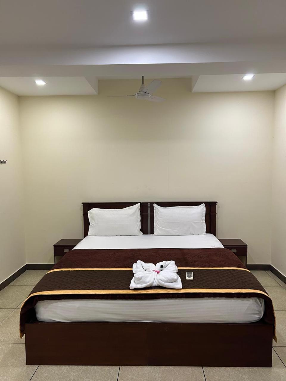 K V Suites Kochi المظهر الخارجي الصورة